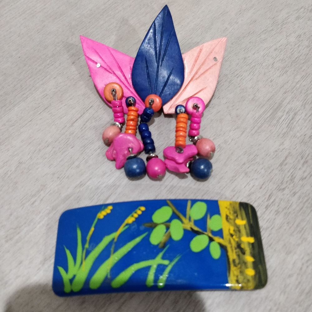 (3/$15) Vintage hair clip set - Picture 1 of 6